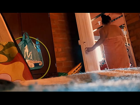 ❤️ דודי הולך אחרי למקלחת, הוא מזיין אותי בזמן שאני מתקלח. ❤️❌ סרטון מזוין ב-iw.eggporncomics.ru