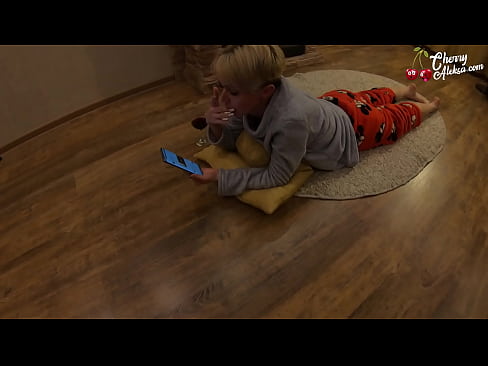 ❤️ בלונדינית מטורפת מוצצת זין ענק יונק ומקפיץ עליו - מין אנאלי ❤️❌ סרטון מזוין ב-iw.eggporncomics.ru